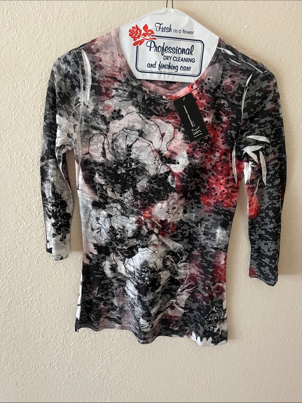 INC International Concepts Black, Gray & Red Floral Abstract Knit Top